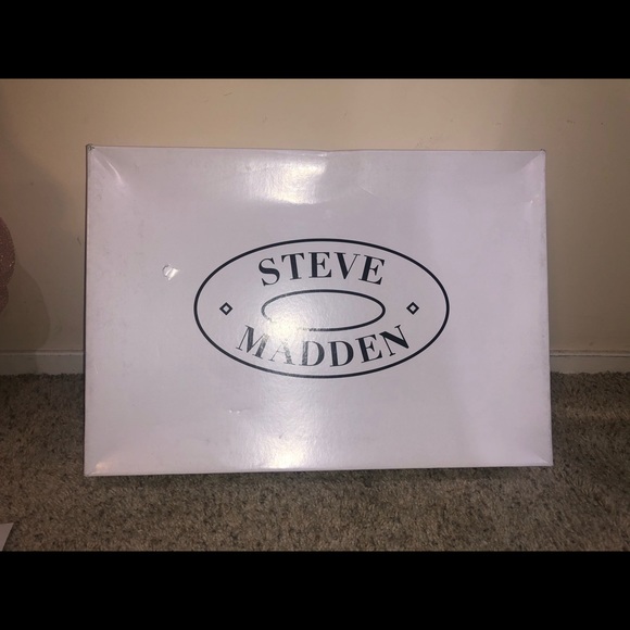 Steve Madden Demanding Red Snake Boot - Picture 7 of 7